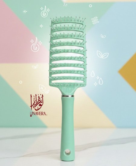 فرشاه الشعريتفكّك بلطف، ويتصفّف بانسيابية